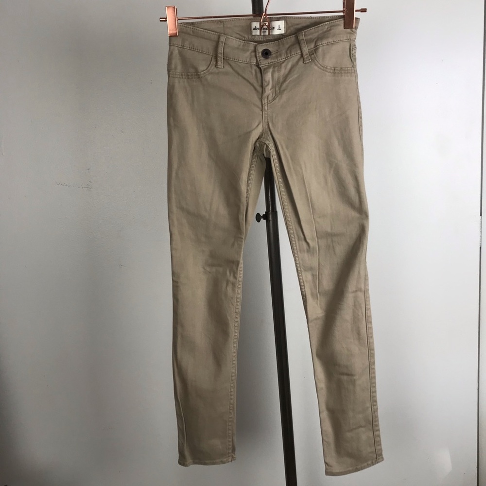 Khaki jeans
